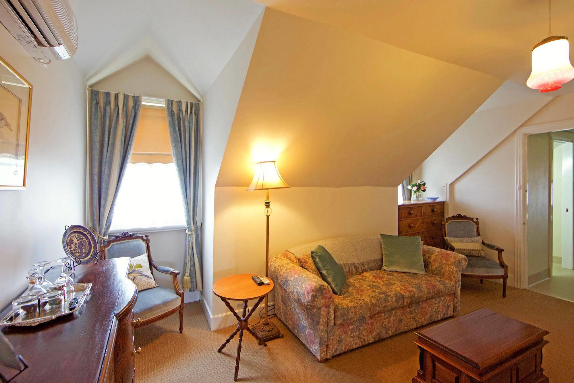 The Racecourse Inn Longford Exteriér fotografie