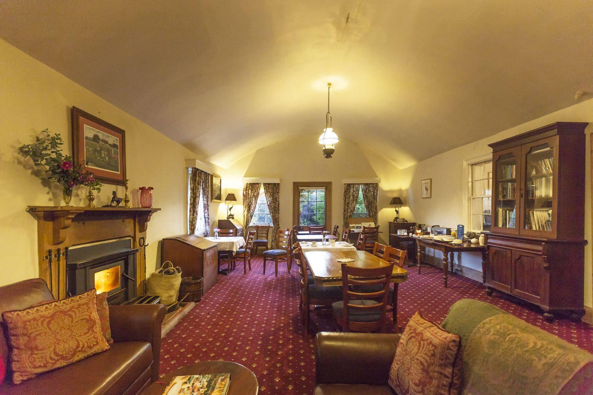 The Racecourse Inn Longford Exteriér fotografie