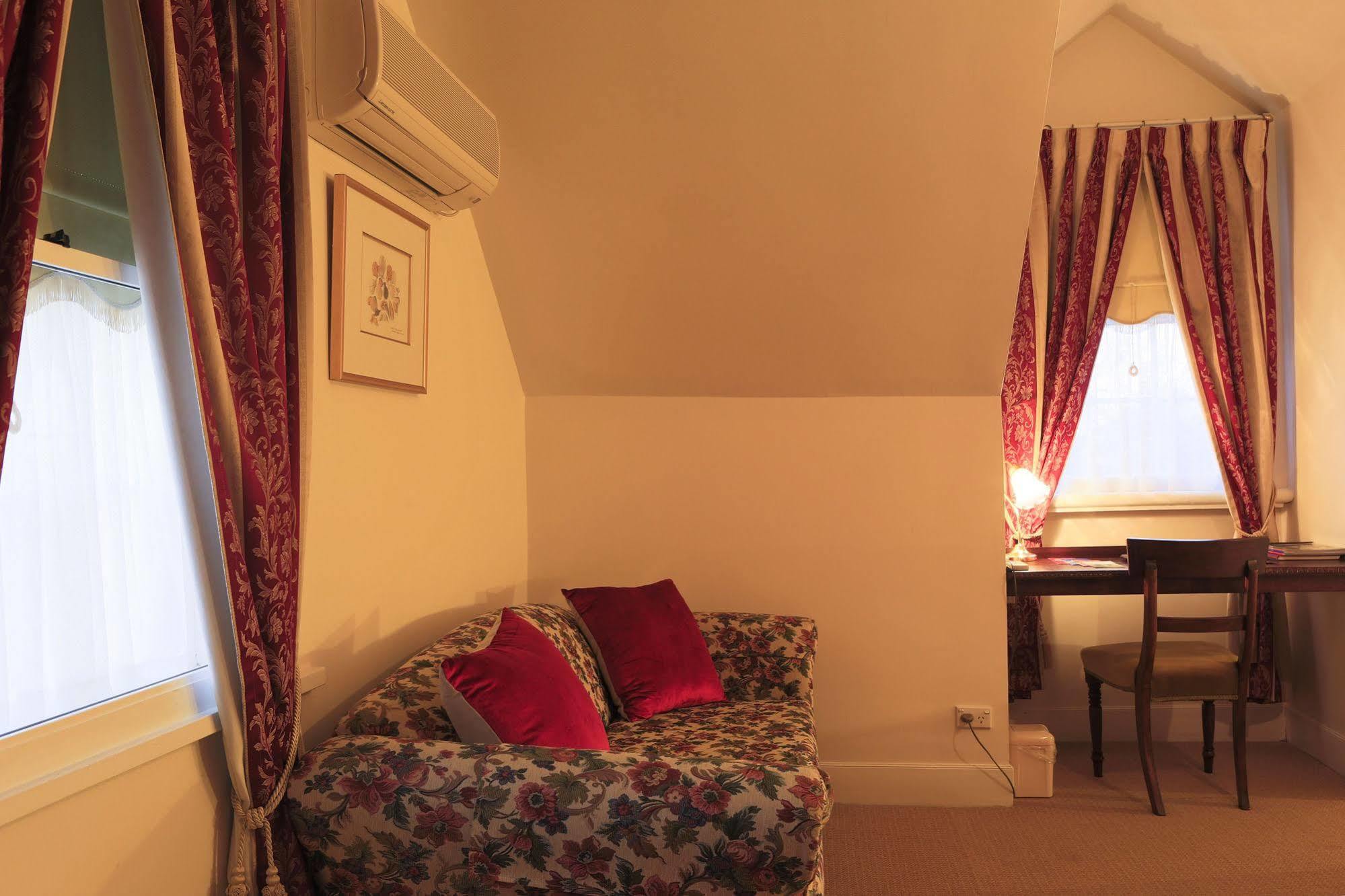 The Racecourse Inn Longford Exteriér fotografie