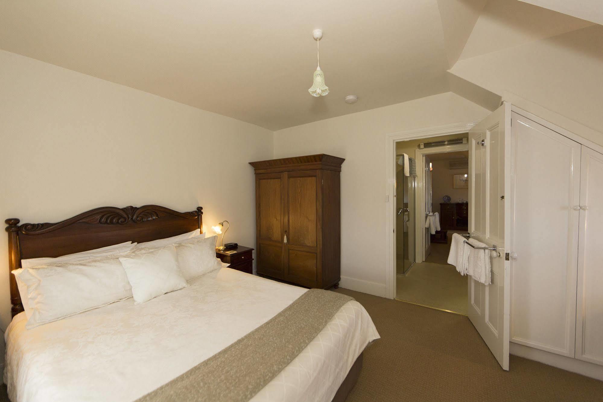 The Racecourse Inn Longford Exteriér fotografie