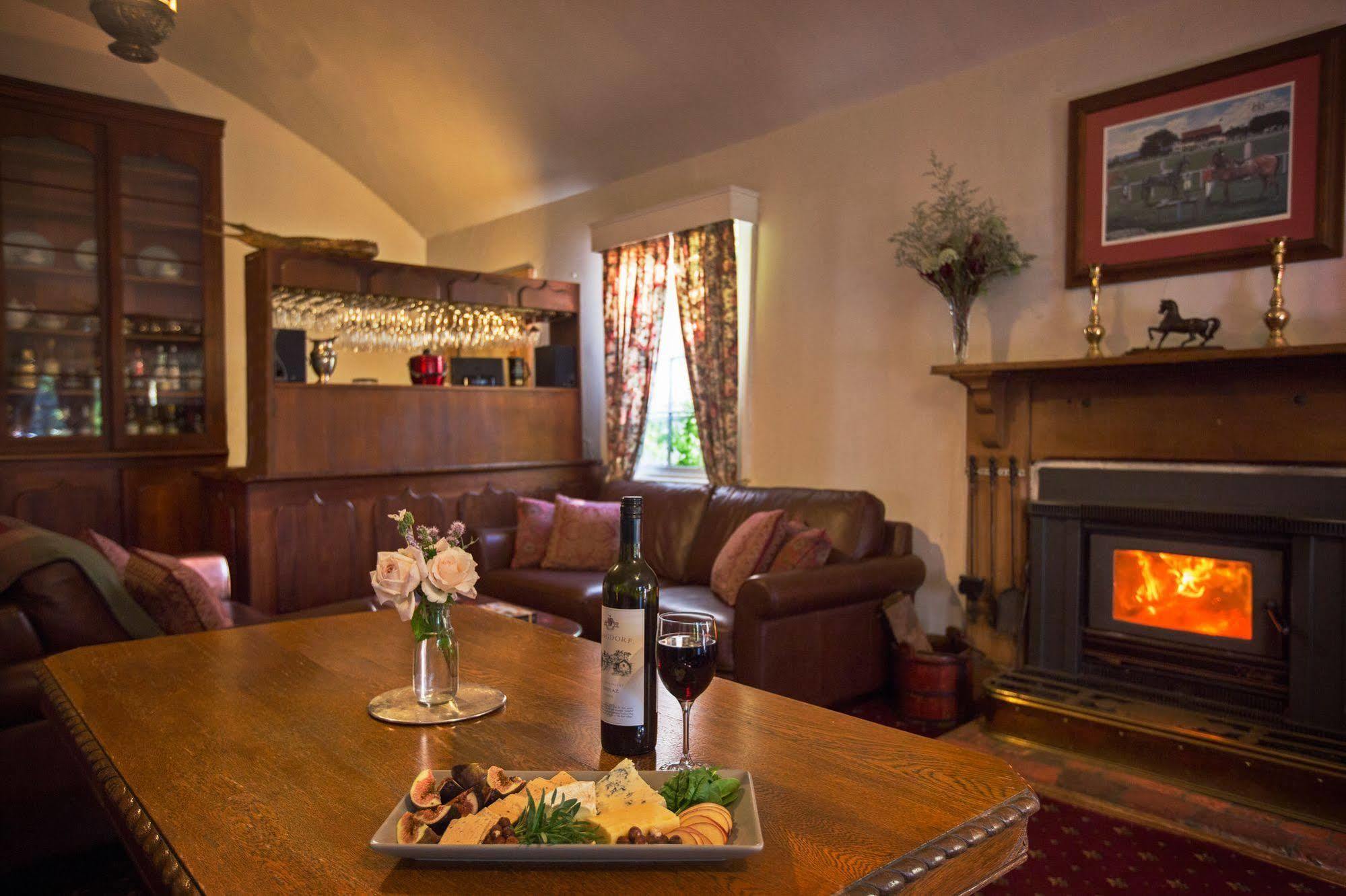 The Racecourse Inn Longford Exteriér fotografie