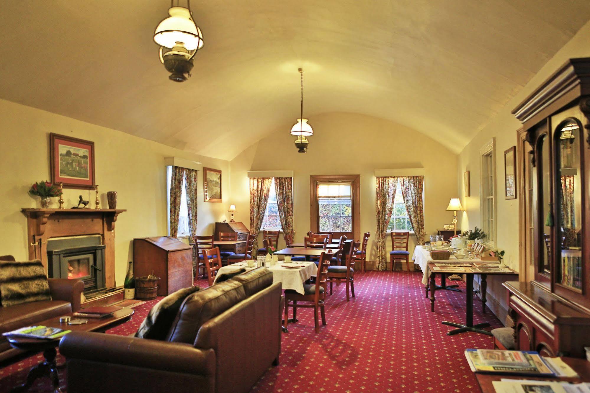 The Racecourse Inn Longford Exteriér fotografie