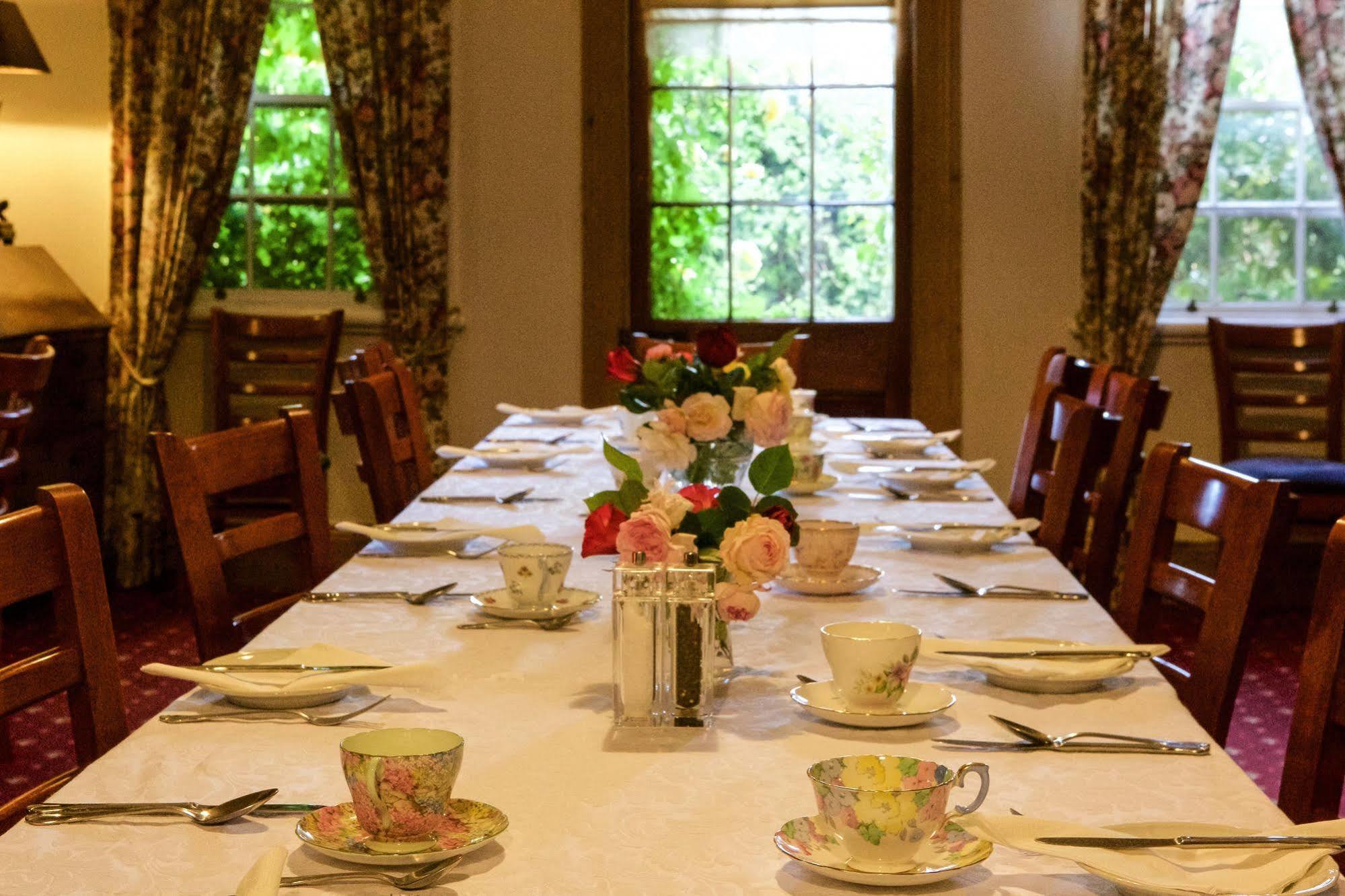 The Racecourse Inn Longford Exteriér fotografie