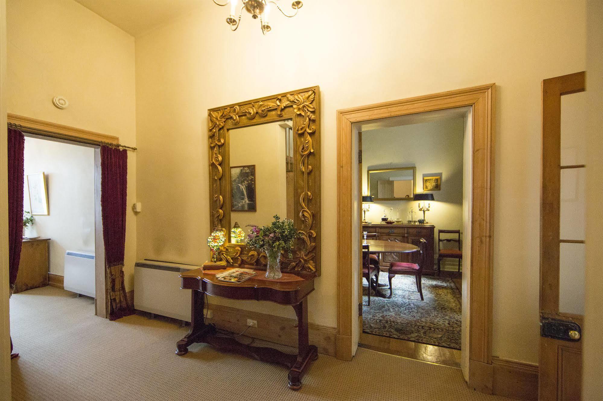 The Racecourse Inn Longford Exteriér fotografie