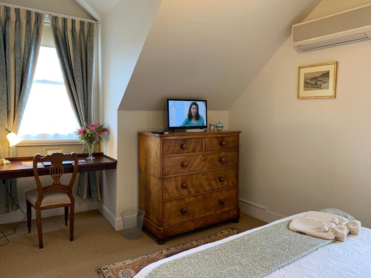 The Racecourse Inn Longford Exteriér fotografie